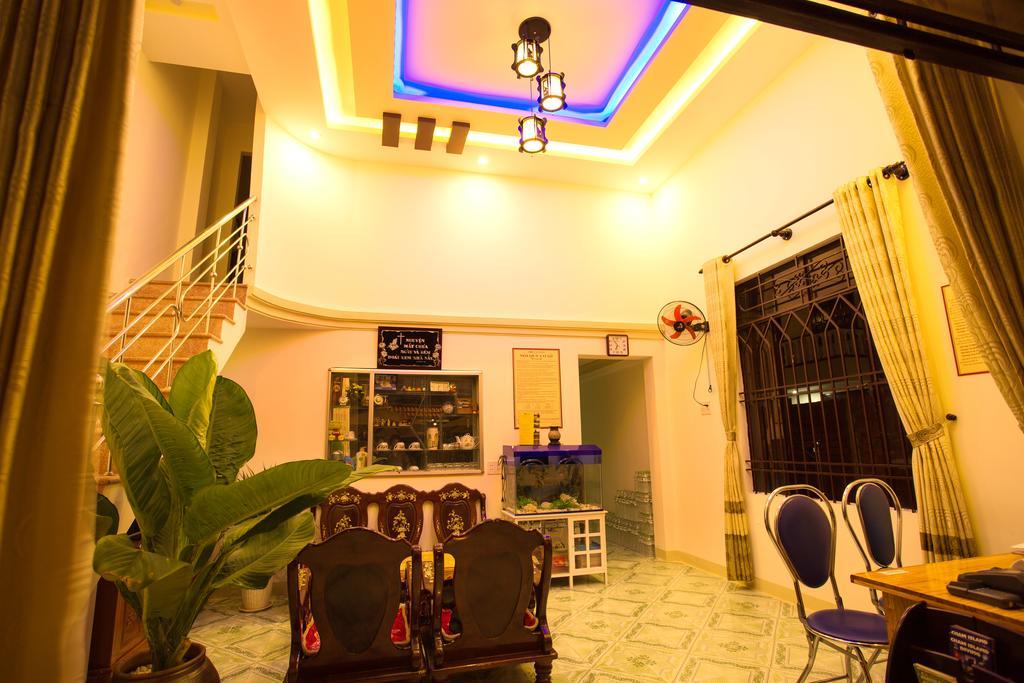 Holy Land Homestay Хойан Экстерьер фото