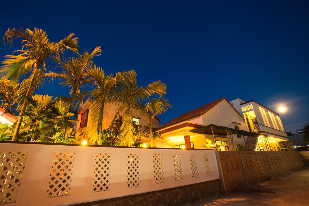 Holy Land Homestay Хойан Экстерьер фото