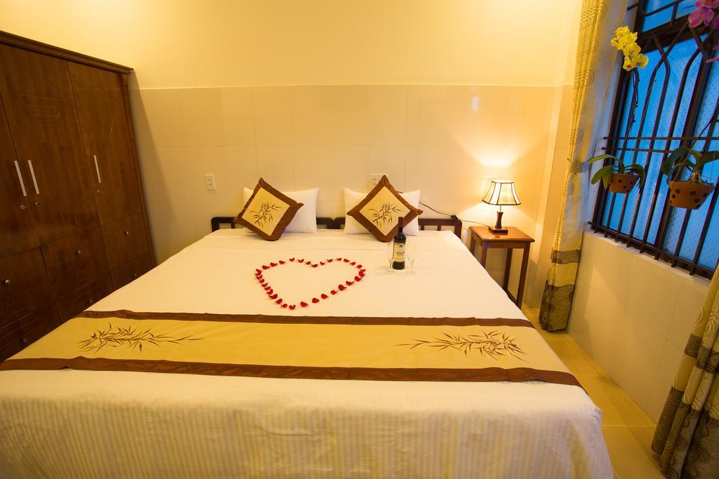 Holy Land Homestay Хойан Экстерьер фото