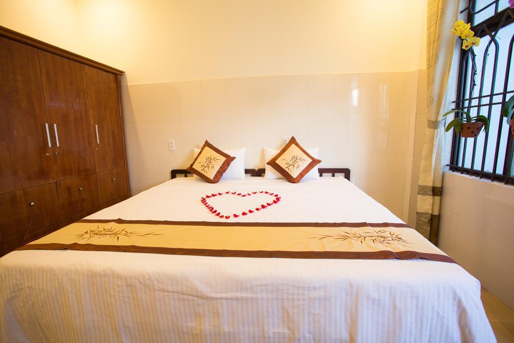 Holy Land Homestay Хойан Экстерьер фото