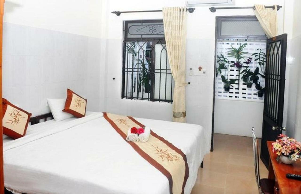 Holy Land Homestay Хойан Экстерьер фото